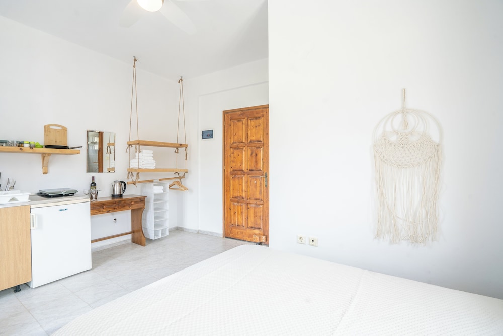Standard Double or Twin Room, Balcony, Sea View photo 3