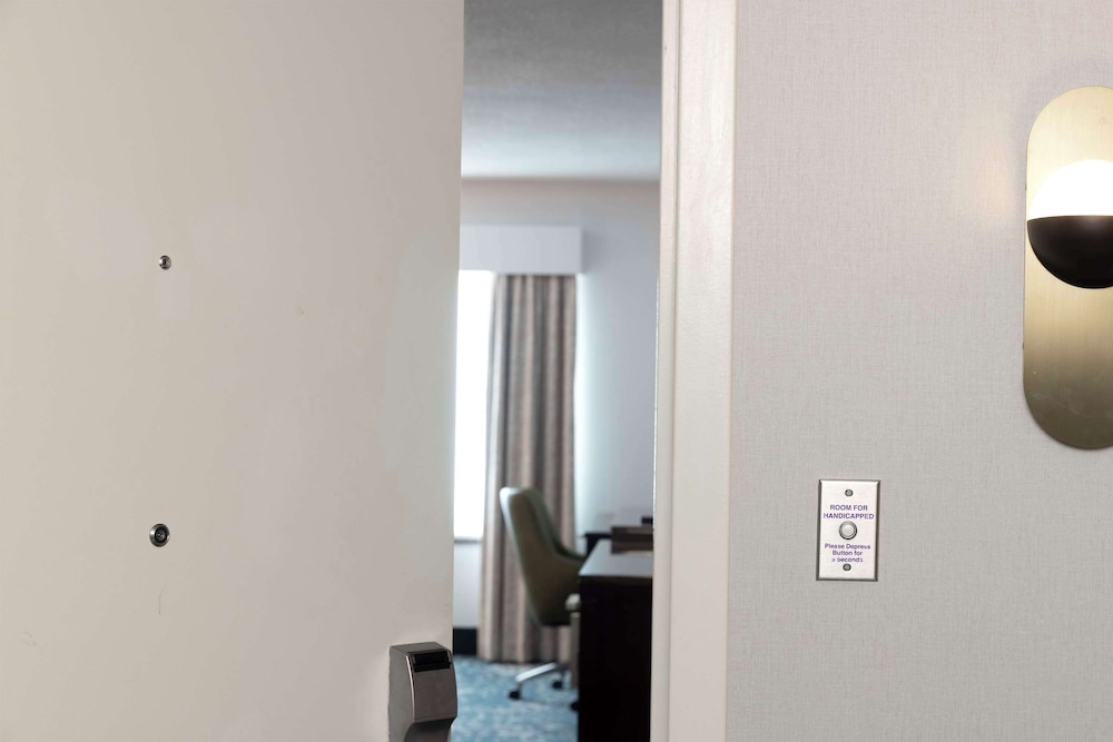 Room, Accessible - Photo 6
