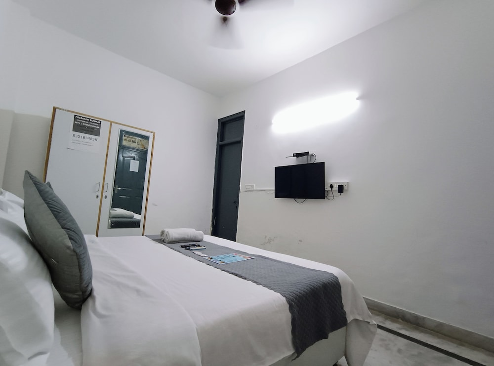 Deluxe Room - Photo 11