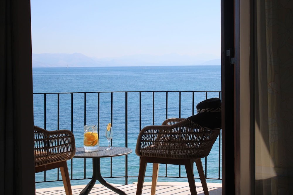 Double Room, Balcony, Sea View - Photo 15