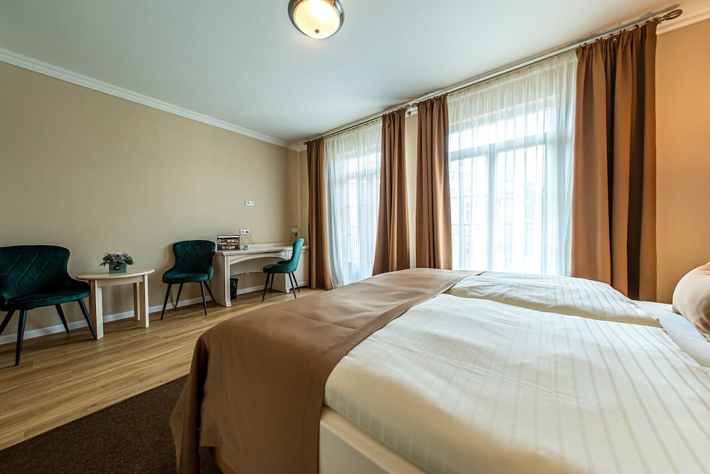 Superior Double or Twin Room photo 3