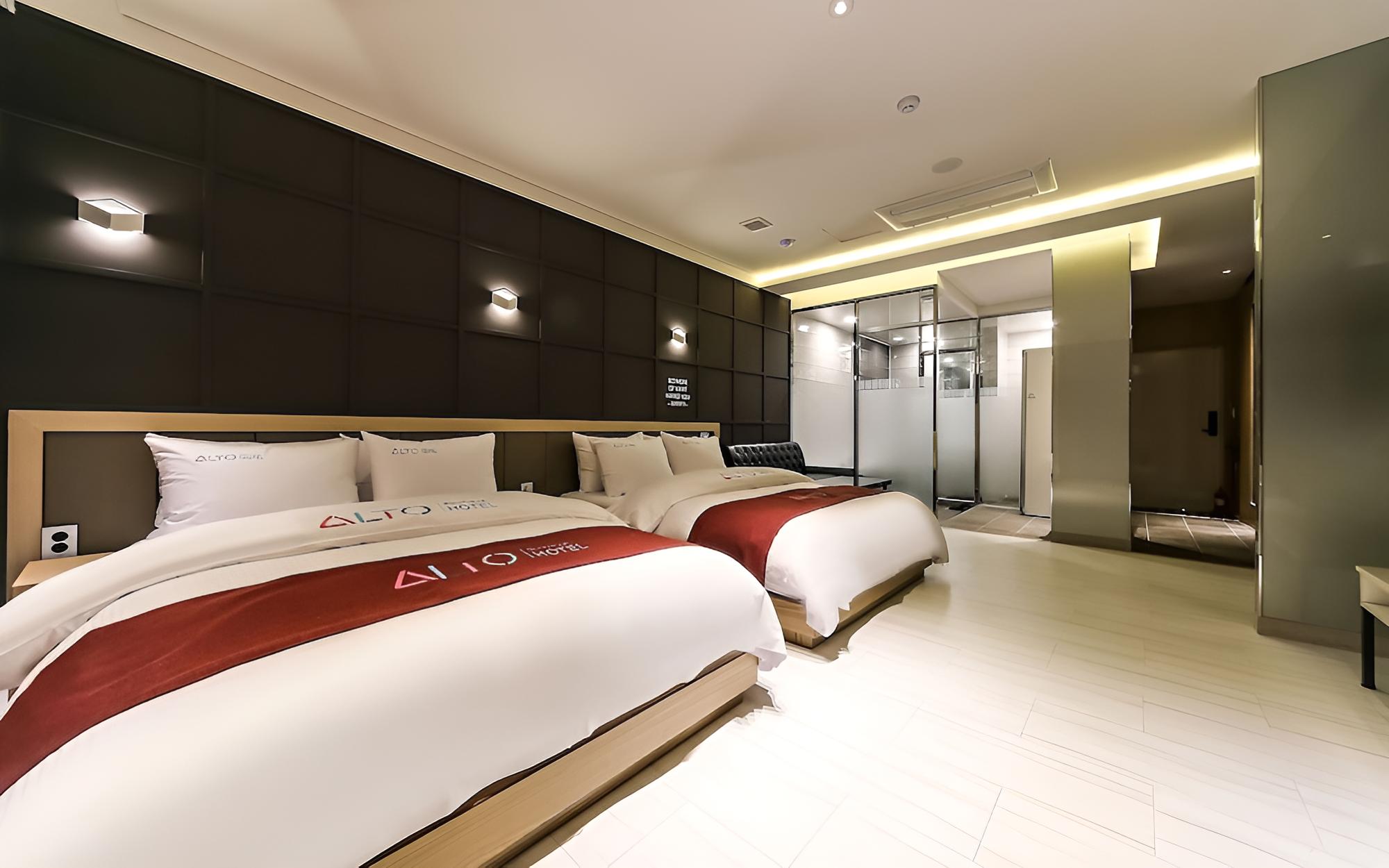 Room (Suite B (Twin with styler)) photo 2