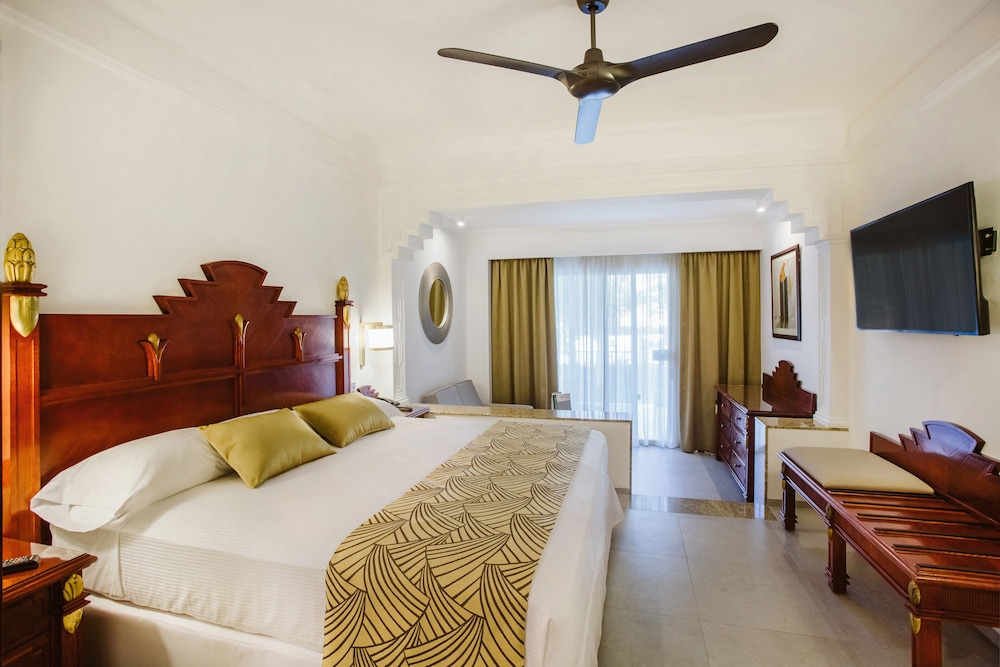 Junior Suite (B2C-CA)