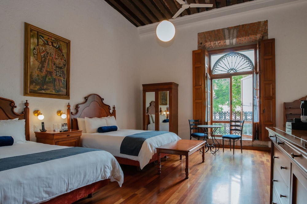 Superior Room, 2 Queen Beds, City View photo 2