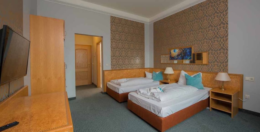 Twin Room, Private Bathroom