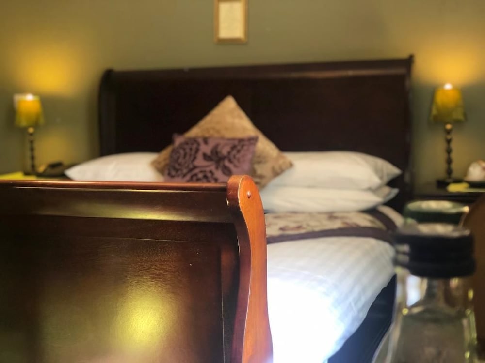 Classic Double Room, Non Smoking, Mountain View photo 2