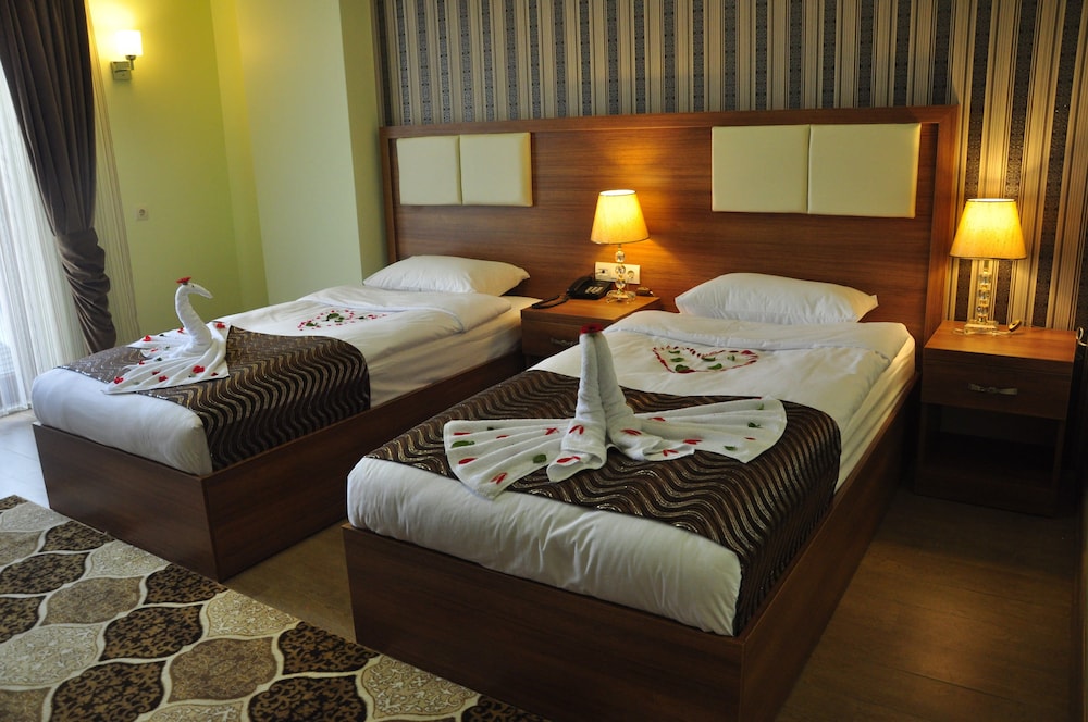 Standard Room, Smoking