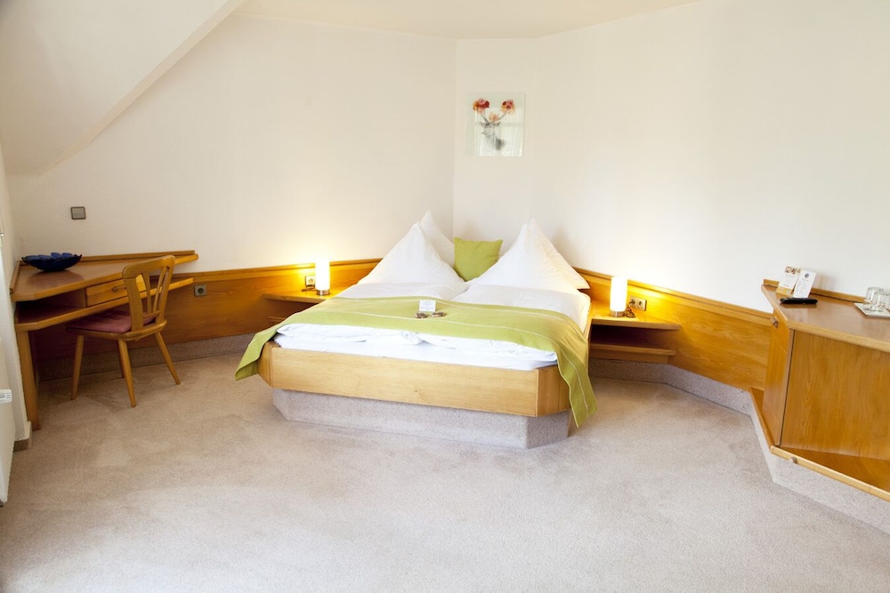 Suite - Photo 1