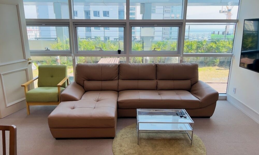 Executive Suite - Photo 11