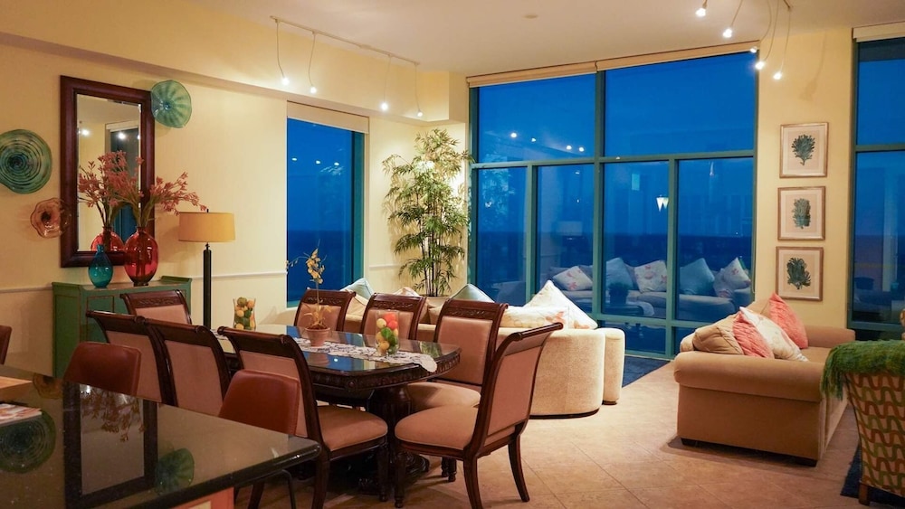 Condo, 3 Bedrooms