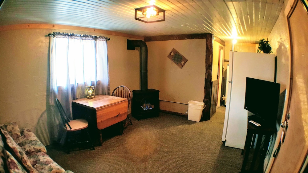 Traditional Cabin, 1 Queen Bed, Fireplace, Mountain View photo 3