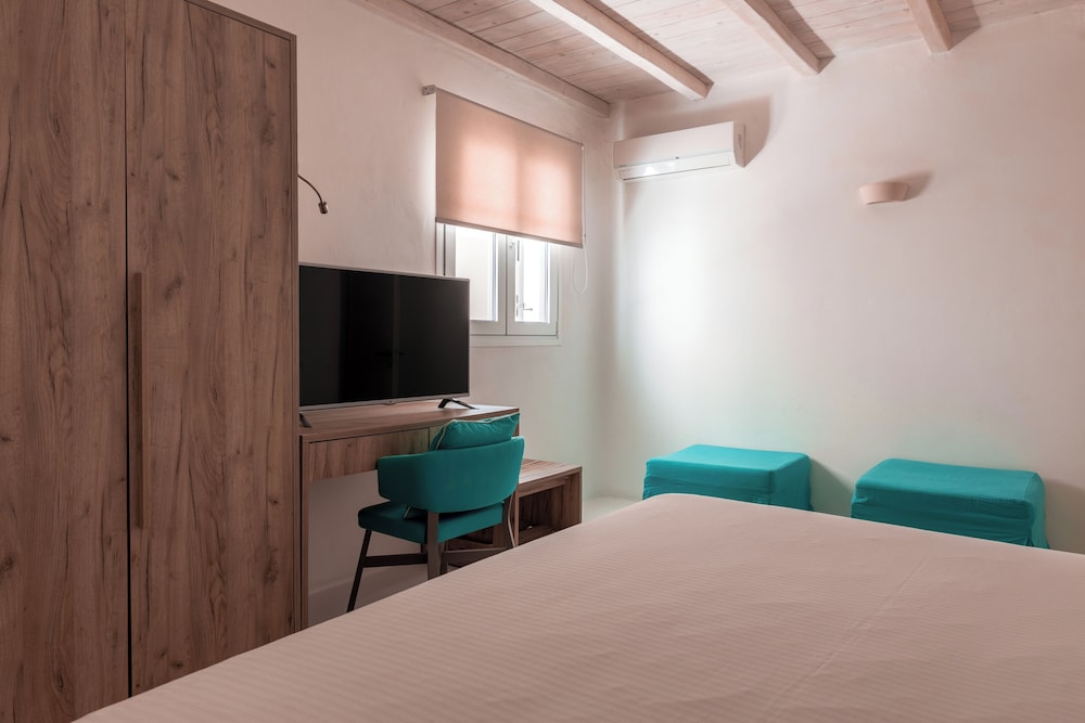Senses Suite with Outdoor Hot Tub