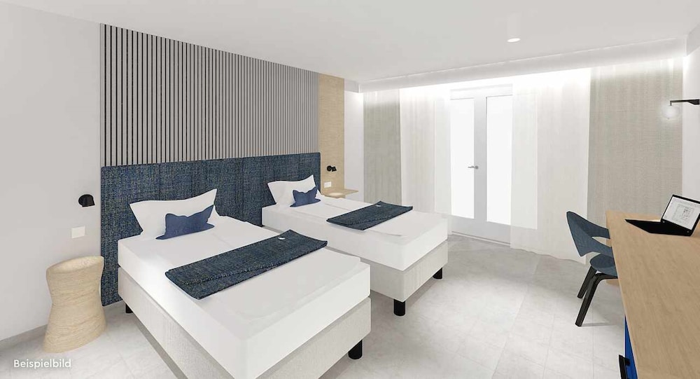 Family Room (Deluxe)