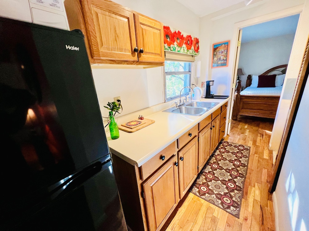 4-Gold Hill Suite photo 3