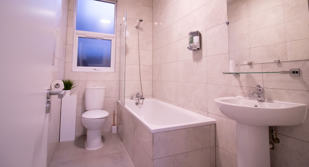 Comfort Apartment, 2 Bedrooms, Bathtub photo 3