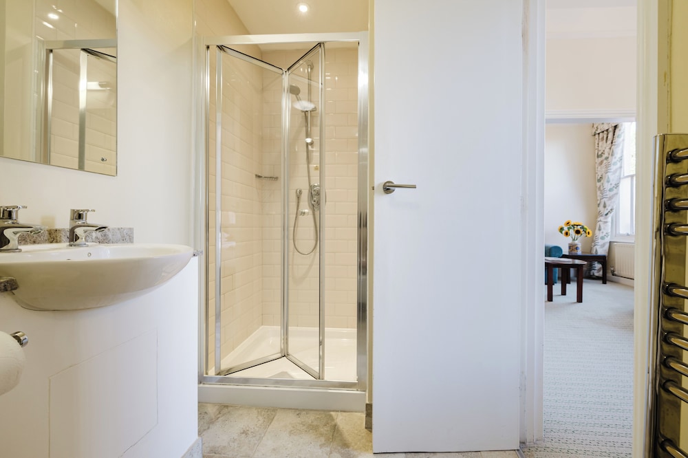 Executive Double Room - Photo 8