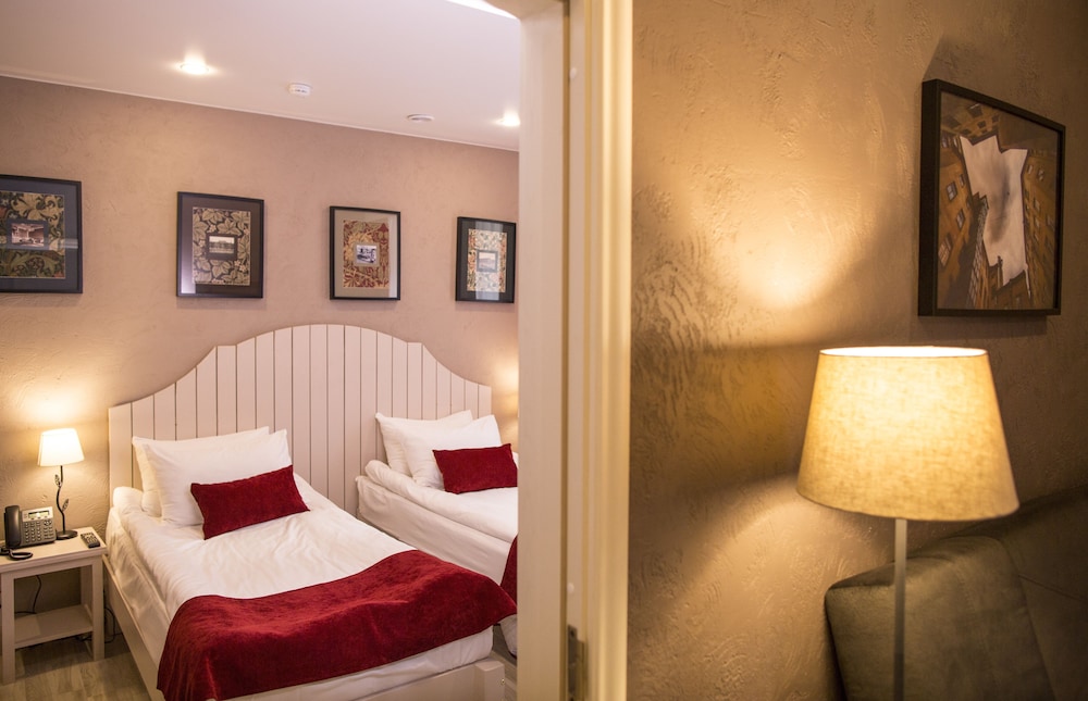 Family Quadruple Room, 2 Bedrooms, Private Bathroom