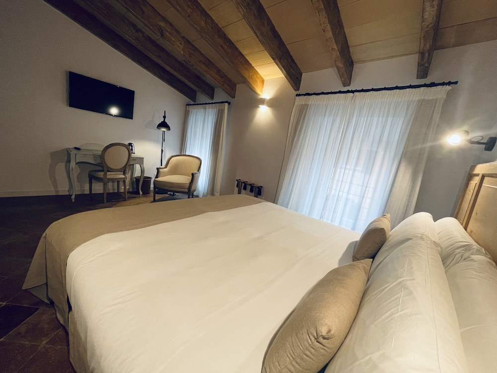 Double Room - Photo 2