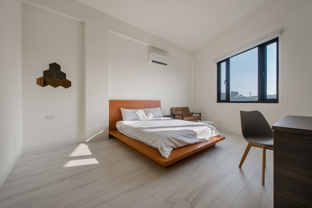 Double Room - Photo 11