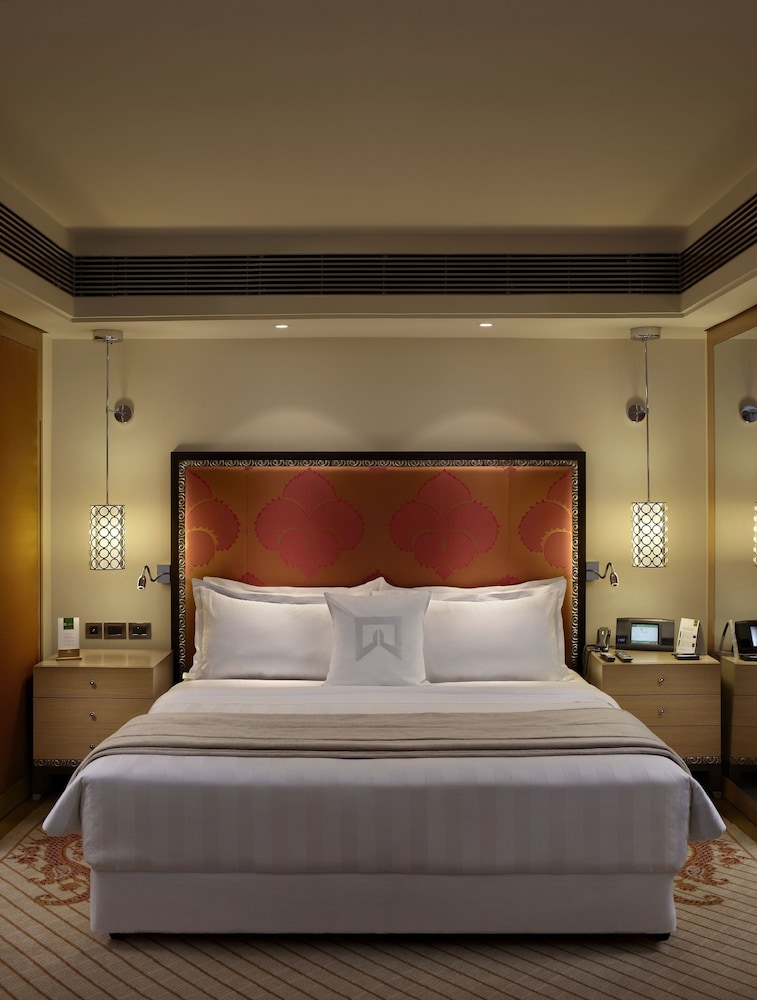 Room, 1 Queen Bed (Tower) - Photo 3
