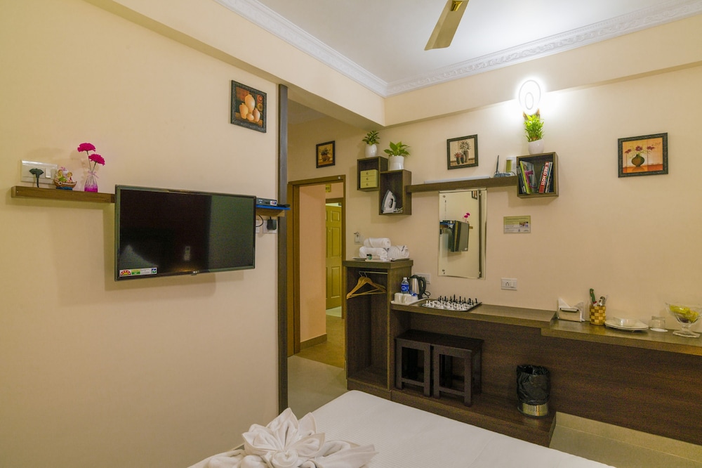 Standard Double Room, 1 Queen Bed, Private Bathroom photo 2