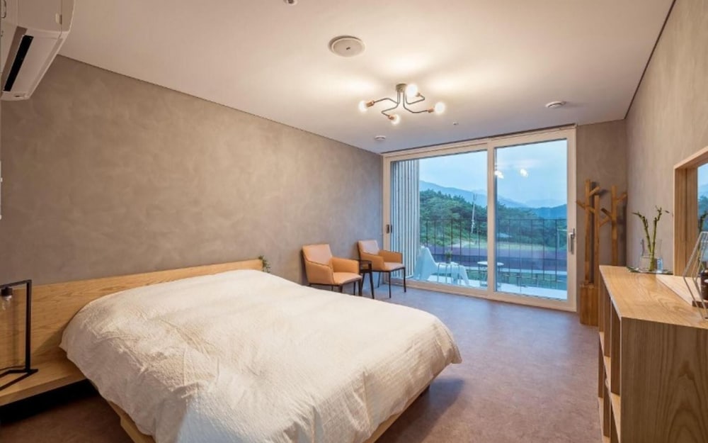 Room (Room 201) photo 3