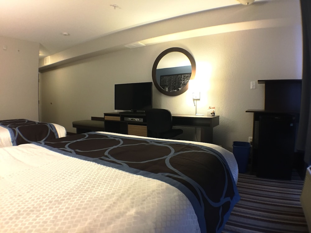 Room, 2 Queen Beds, Non Smoking - Photo 5