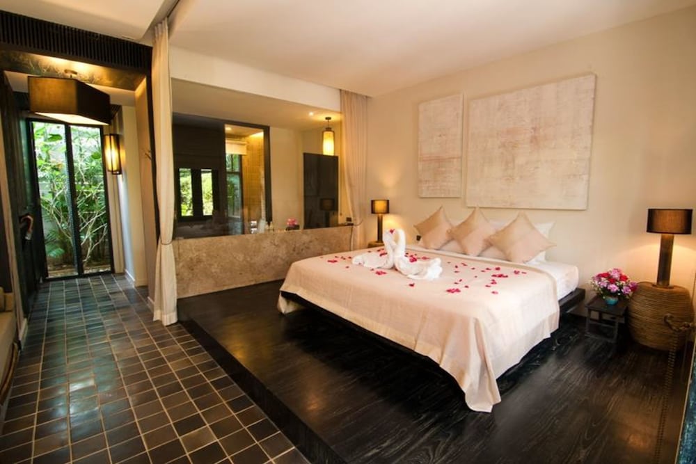 Deluxe Room, 1 Double Bed, Courtyard View photo 2
