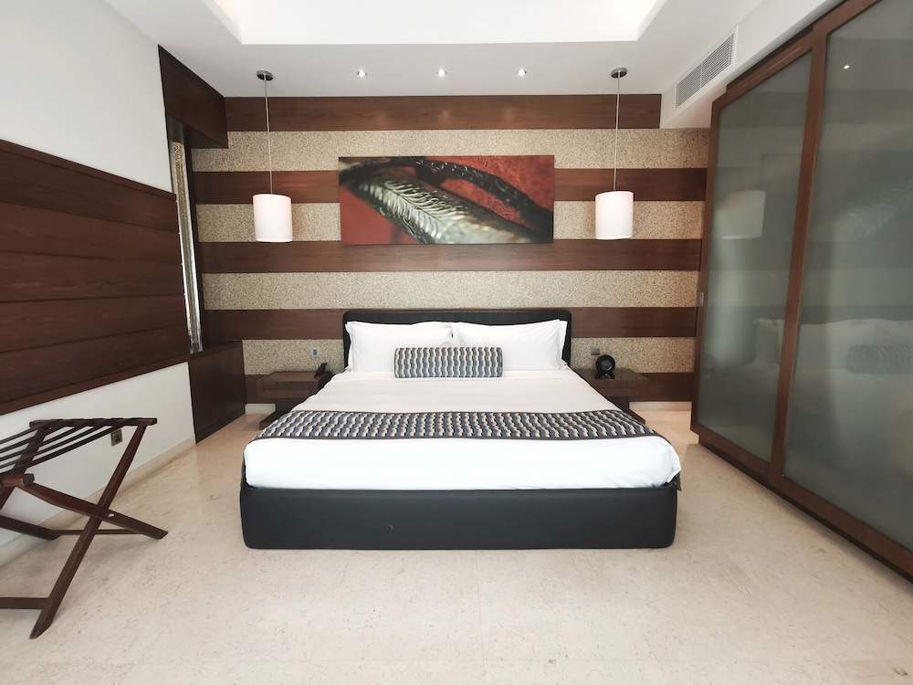 Polo View 1 Bedroom Villa with Private Pool (2+1)
