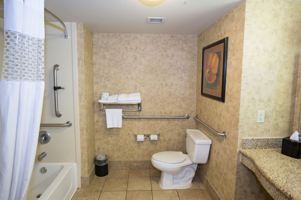 Room, 2 Queen Beds, Accessible, Non Smoking - Photo 4