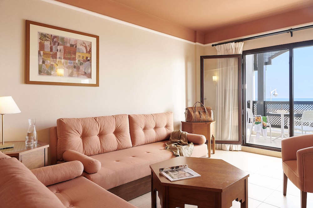 Junior Suite, Beachfront - Photo 7