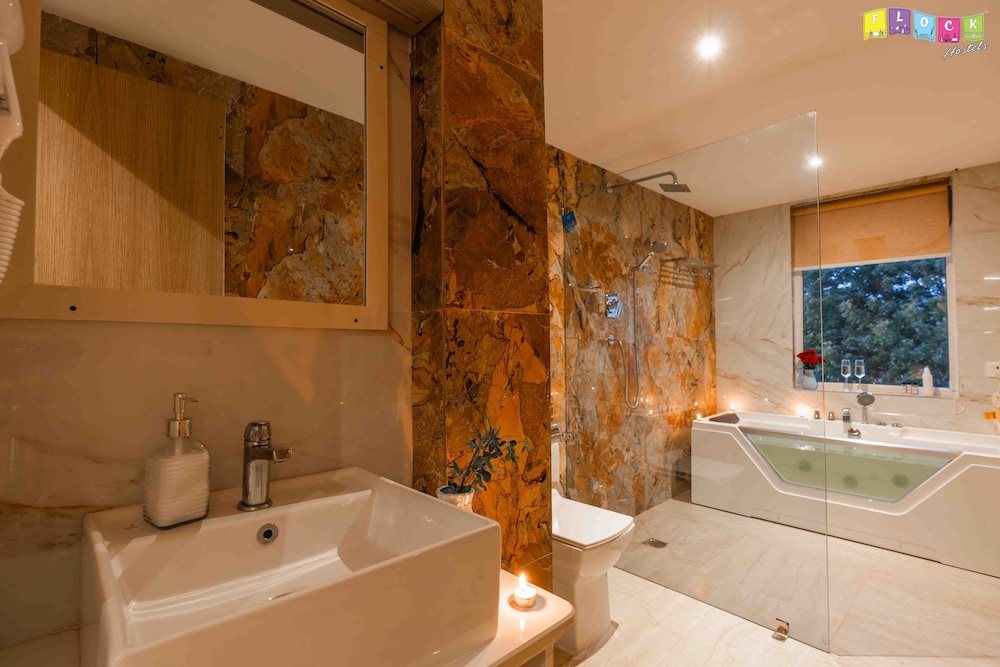 Executive Suite, 1 Bedroom - Photo 3