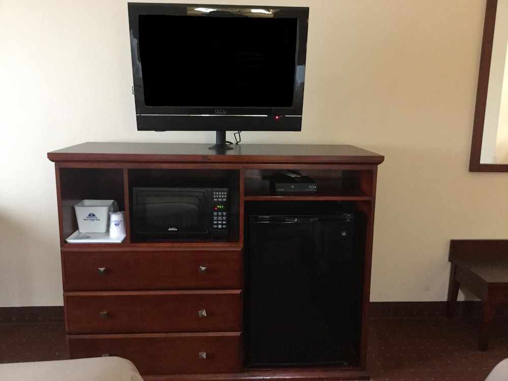 Room, 2 Queen Beds, Non Smoking - Photo 10