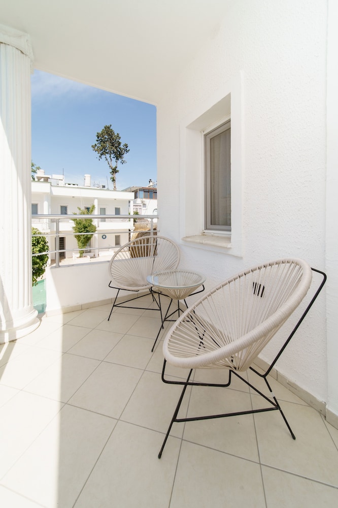 Superior Triple Room, Balcony - Photo 5