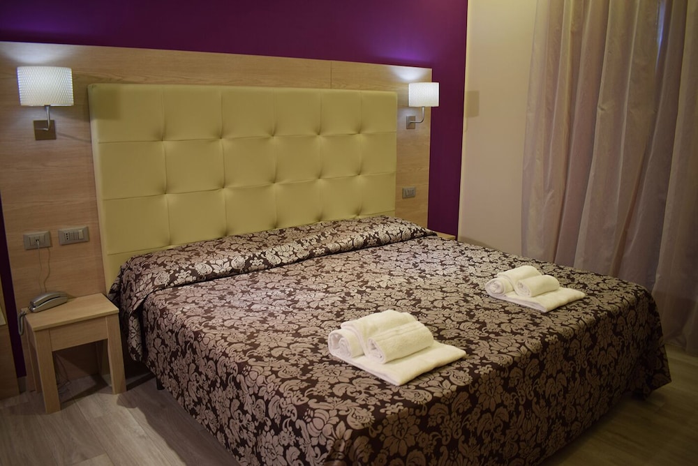Superior Triple Room photo 2