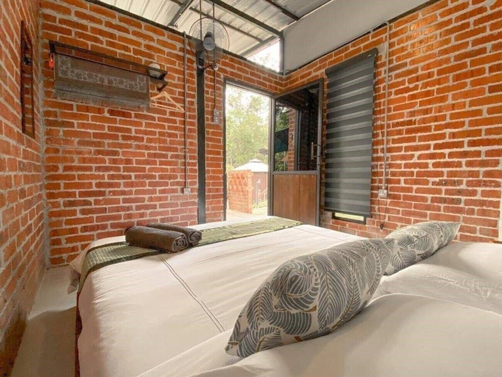 Room, River View