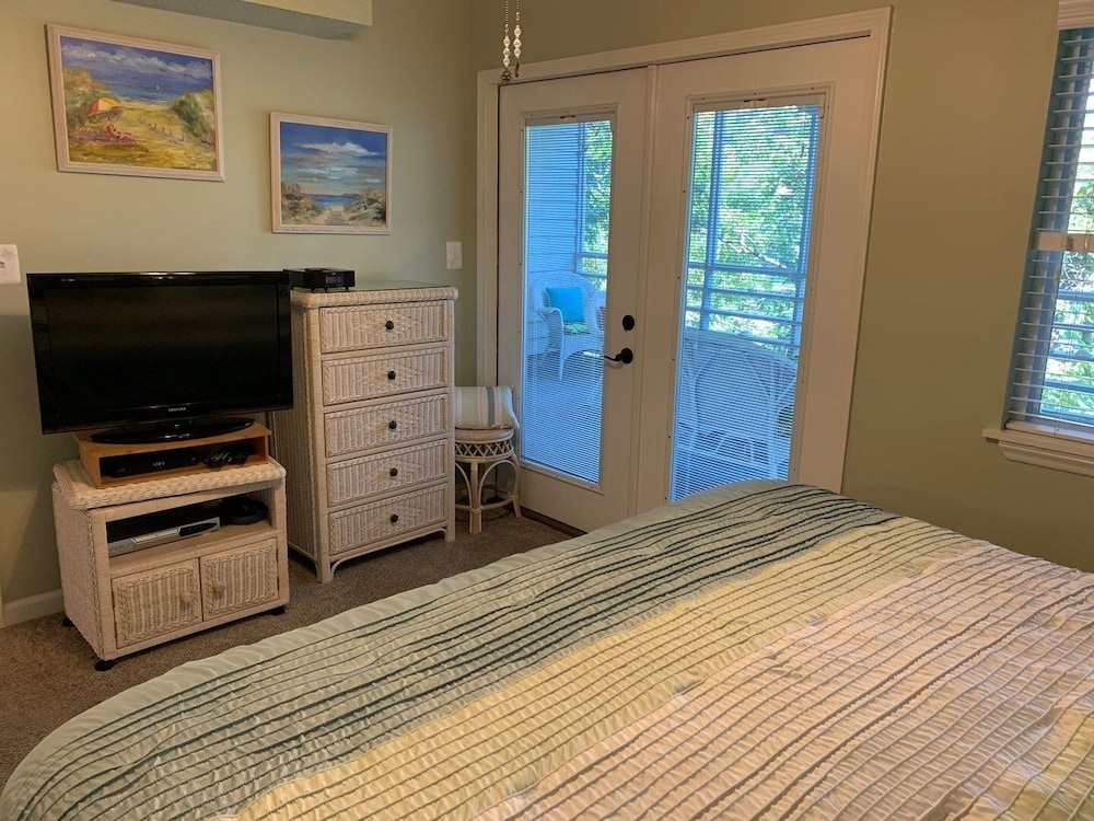 Condo, 2 Bedrooms