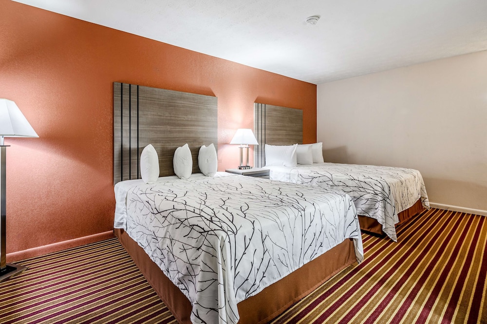 Room, 2 Queen Beds, Non Smoking - Photo 2