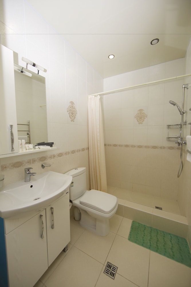 Standard Room, 1 Bedroom, Partial Sea View photo 3