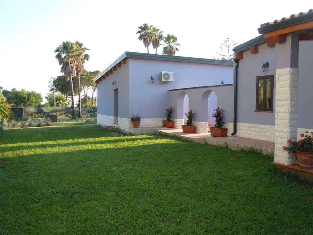 Villa, 2 Bedrooms, Smoking, Patio photo 2