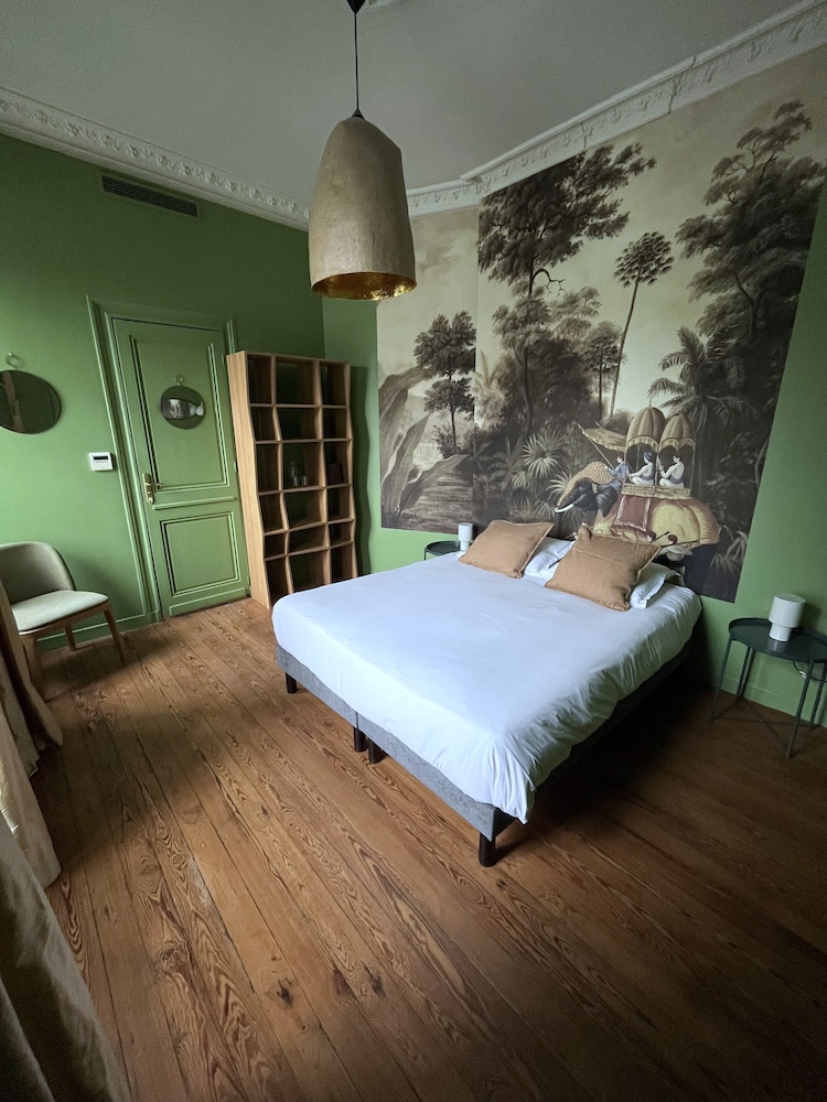Deluxe Double Room, Garden View (Camille Jullian)