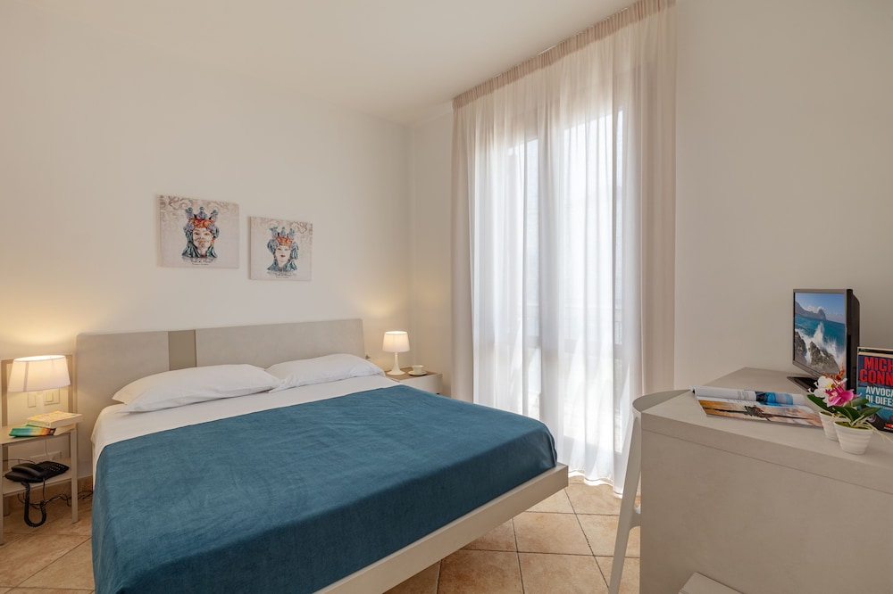 Deluxe Triple Room, 1 Bedroom - Photo 11