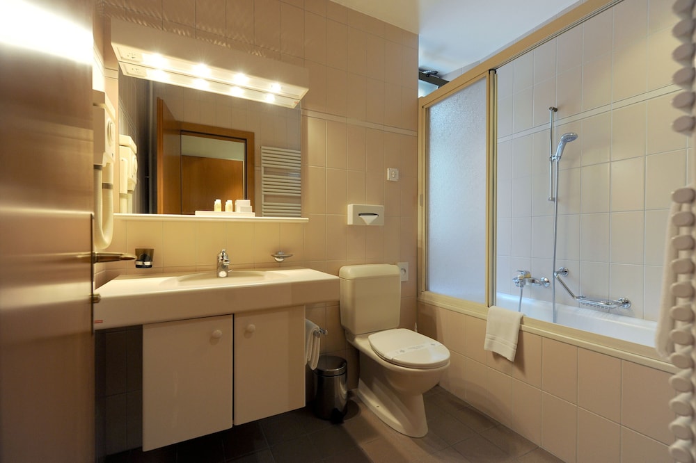 Superior Single Room, Balcony, Lake View