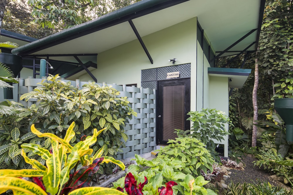 Standard Bungalow, 1 King Bed, Balcony, Mountain View (Cabecar) photo 3