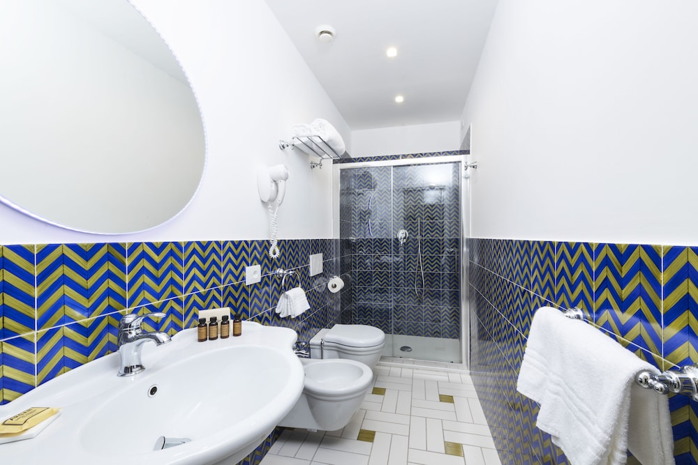 Superior Room, Sea View - Photo 13