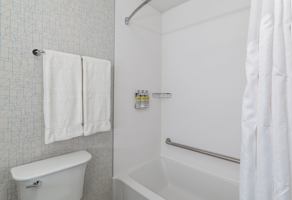 Standard Room, 2 Queen Beds, Accessible (Communications, Mobility)