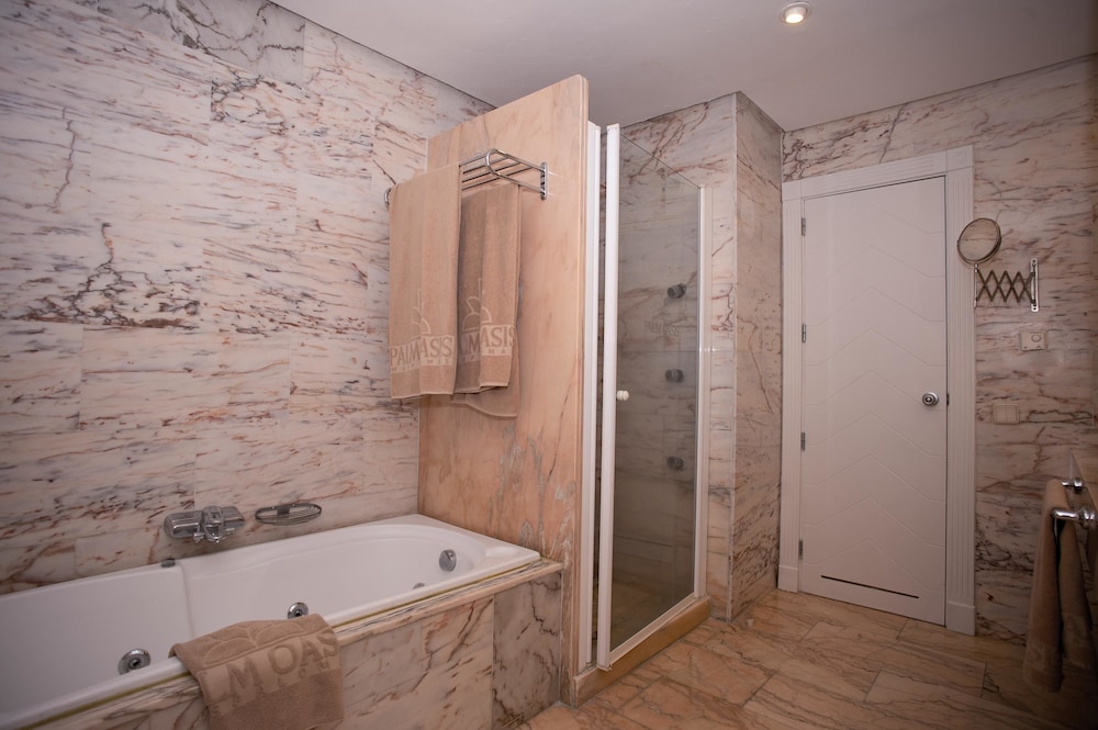 Suite, 2 Bedrooms photo 3