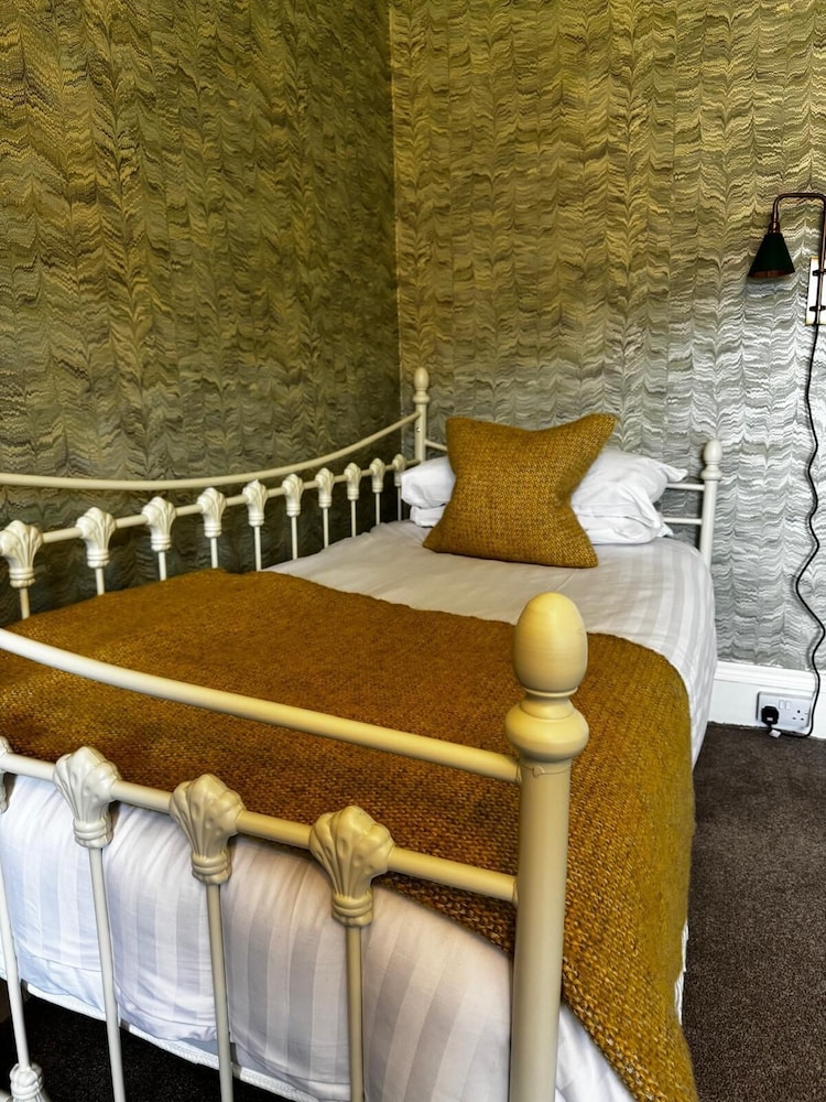 Loch View Junior Family Suite photo 3