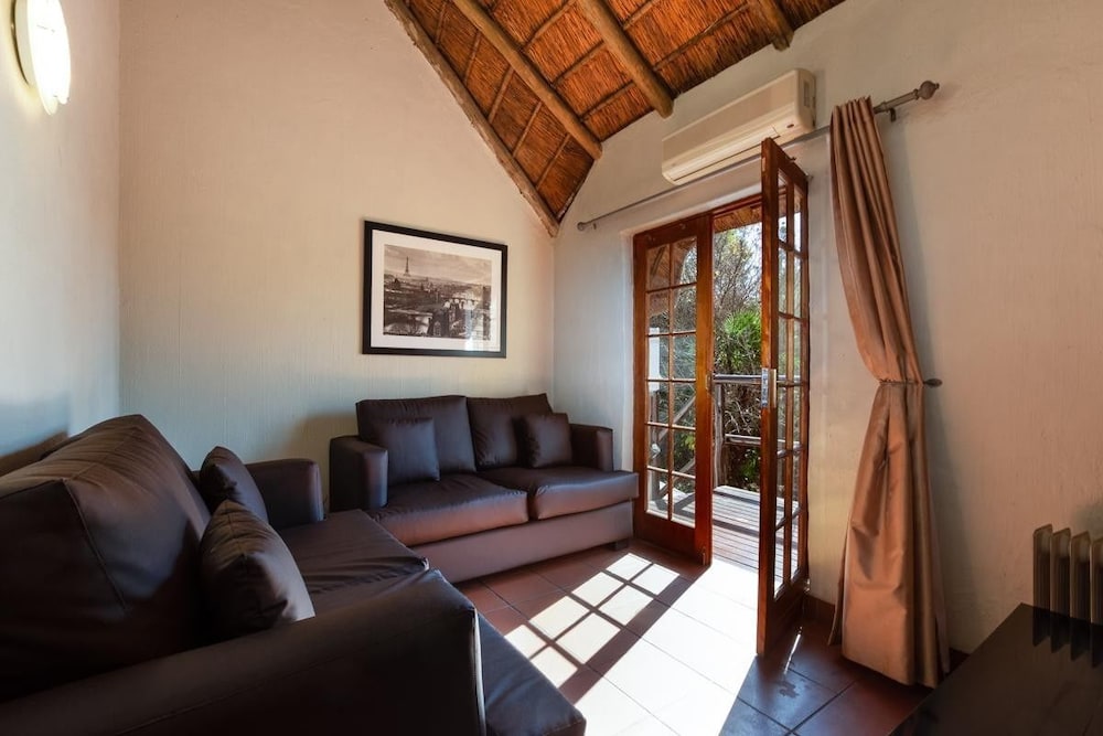 Family Suite, 2 Bedrooms, Garden View photo 1