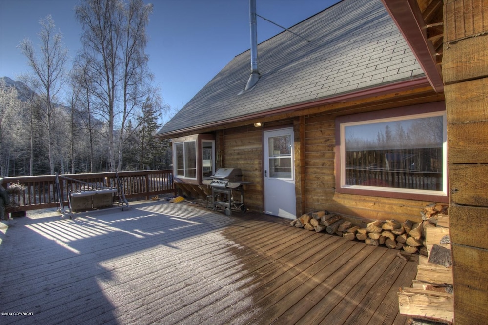Main Log Home photo 1